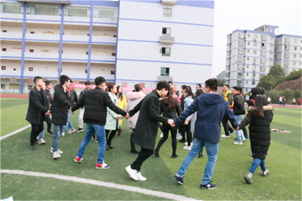  增进友谊、活跃组织、增强集体意识观念主题活动