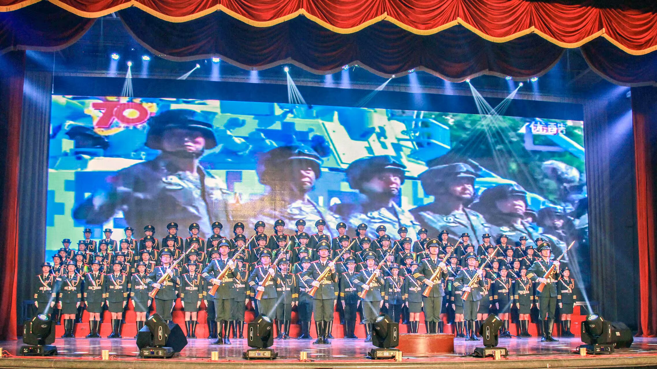 国旗班团支部五四合唱现场照