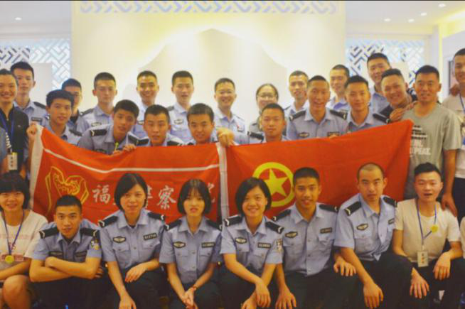 2017年7月为厦门“金砖会议”安保学子缓解压力的“快闪活动”