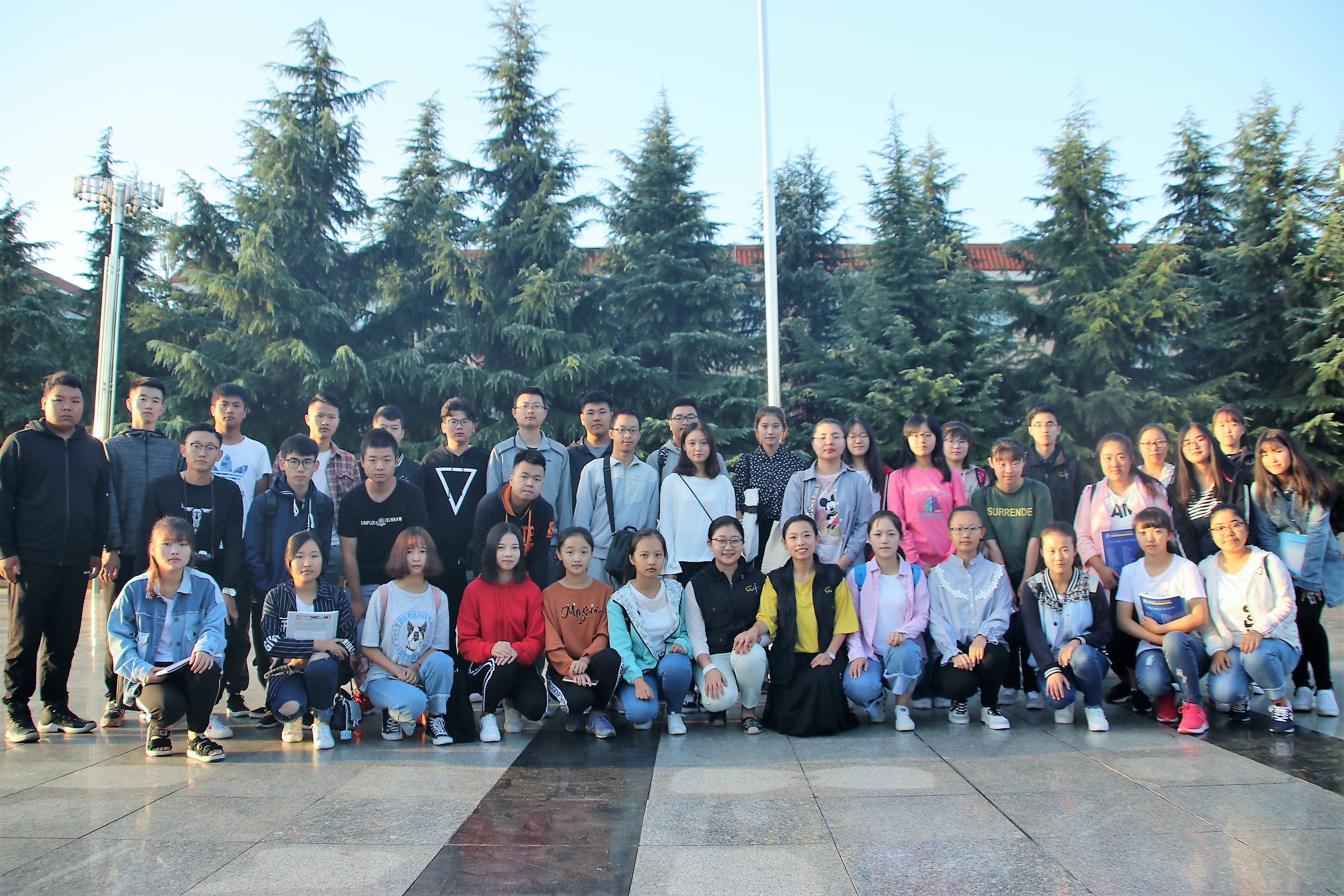 万军书院新媒体中心合影