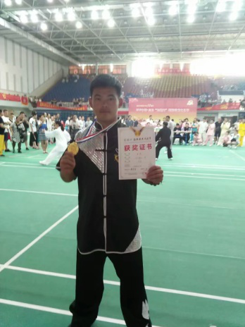 东疆决比赛中获得第一名